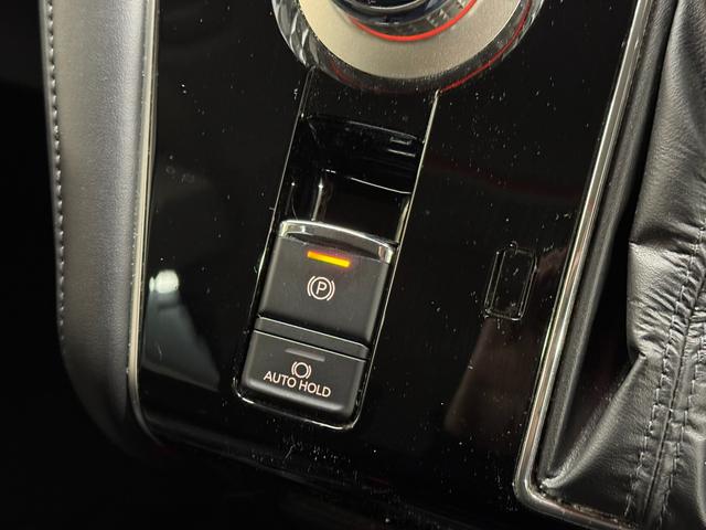 デリカD:5 P エクステリアパッケージ/10.1インチナビ/マルチアラウンドモニター/ETC/電動サイドステップ/ブラインドスポットモニター/衝突被害軽減ブレーキ/レーダークルコン/100V電源/両側パワスラ(12枚目)