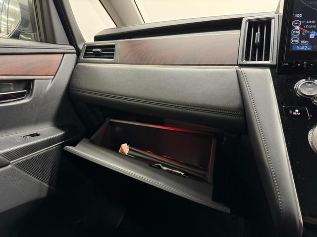 デリカD:5 P エクステリアパッケージ/10.1インチナビ/マルチアラウンドモニター/ETC/電動サイドステップ/ブラインドスポットモニター/衝突被害軽減ブレーキ/レーダークルコン/100V電源/両側パワスラ(17枚目)