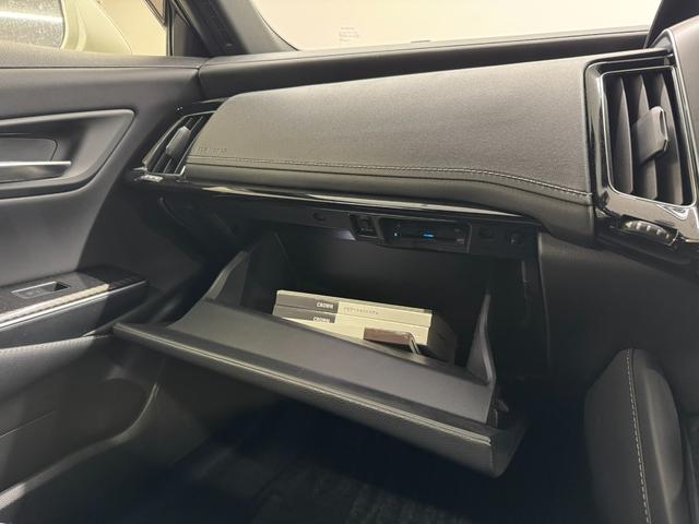 クラウンハイブリッド RSアドバンス OP16スピーカー/8型ナビ/パノラミックビュー/ドラレコ/ETC/本革シート/ブラインドスポットモニター/プリクラッシュセーフティ/パーキングサポートブレーキ/パワーシート/冷暖シート/カラーHUD(16枚目)