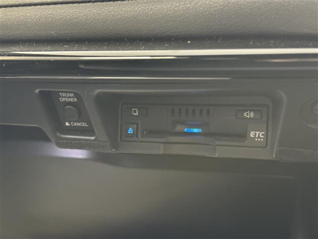 クラウンハイブリッド RSアドバンス OP16スピーカー/8型ナビ/パノラミックビュー/ドラレコ/ETC/本革シート/ブラインドスポットモニター/プリクラッシュセーフティ/パーキングサポートブレーキ/パワーシート/冷暖シート/カラーHUD(17枚目)