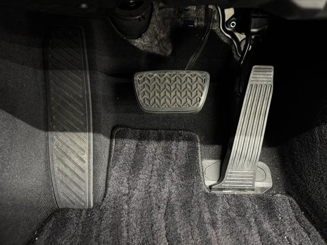 クラウンハイブリッド RSアドバンス OP16スピーカー/8型ナビ/パノラミックビュー/ドラレコ/ETC/本革シート/ブラインドスポットモニター/プリクラッシュセーフティ/パーキングサポートブレーキ/パワーシート/冷暖シート/カラーHUD(33枚目)