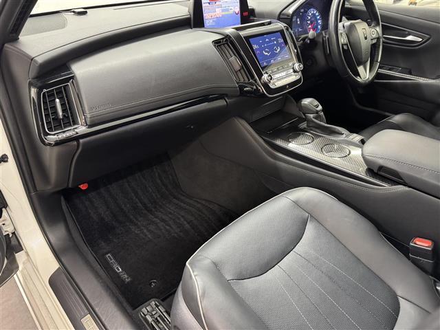 クラウンハイブリッド RSアドバンス OP16スピーカー/8型ナビ/パノラミックビュー/ドラレコ/ETC/本革シート/ブラインドスポットモニター/プリクラッシュセーフティ/パーキングサポートブレーキ/パワーシート/冷暖シート/カラーHUD(40枚目)