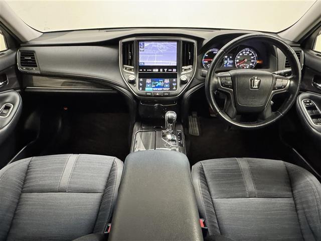 クラウンハイブリッド アスリートS 純正8インチマルチナビ/バックカメラ/ビルトインETC/クルーズコントロール/パワーシート/シートヒーター/ステアリングヒーター/オートライト/HIDヘッドライト/デュアルオートエアコン/スマートキー(2枚目)