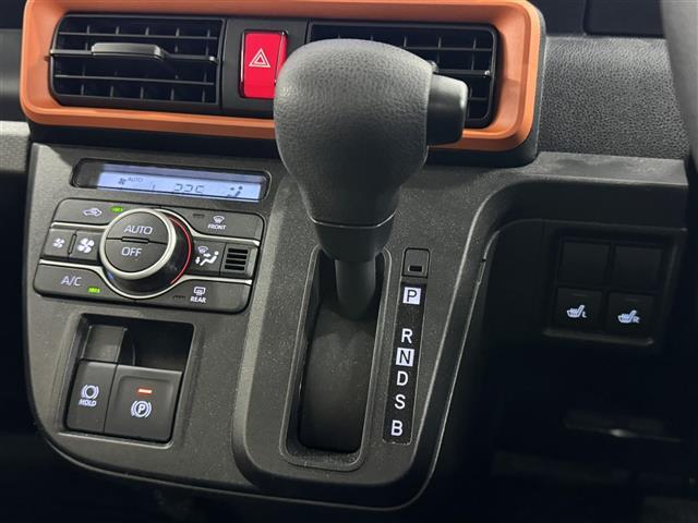 タント ファンクロス 両側パワースライドドア/7インチナビ/パノラマモニター/ルーフレール/スマートアシスト/衝突回避支援ブレーキ/車線逸脱警報機能/標識認識機能/レーンキープコントロール/コーナーセンサー/シートヒーター(7枚目)