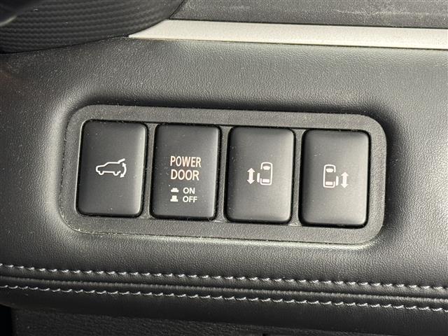 デリカD:5 P 後席モニター/10インチナビ/マルチアラウンドモニター/ドラレコ/ETC/後側方車両検知警報システム/衝突被害軽減ブレーキ/レーダークルコン/LED/オートハイビーム/パワーバックドア/シートヒーター(7枚目)