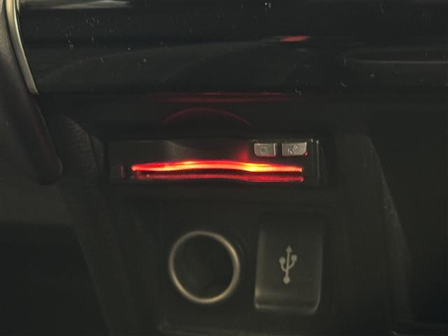 デリカD:5 P 後席モニター/10インチナビ/マルチアラウンドモニター/ドラレコ/ETC/後側方車両検知警報システム/衝突被害軽減ブレーキ/レーダークルコン/LED/オートハイビーム/パワーバックドア/シートヒーター(10枚目)