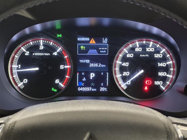 デリカD:5 P 後席モニター/10インチナビ/マルチアラウンドモニター/ドラレコ/ETC/後側方車両検知警報システム/衝突被害軽減ブレーキ/レーダークルコン/LED/オートハイビーム/パワーバックドア/シートヒーター(13枚目)