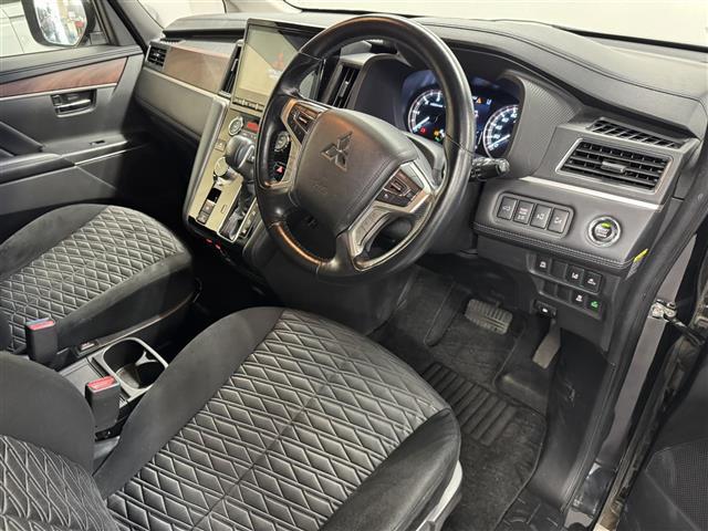 デリカD:5 P 後席モニター/10インチナビ/マルチアラウンドモニター/ドラレコ/ETC/後側方車両検知警報システム/衝突被害軽減ブレーキ/レーダークルコン/LED/オートハイビーム/パワーバックドア/シートヒーター(23枚目)