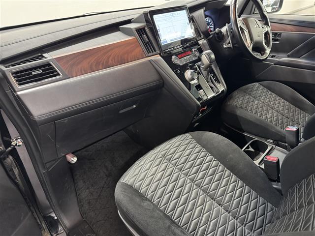 デリカD:5 P 後席モニター/10インチナビ/マルチアラウンドモニター/ドラレコ/ETC/後側方車両検知警報システム/衝突被害軽減ブレーキ/レーダークルコン/LED/オートハイビーム/パワーバックドア/シートヒーター(25枚目)