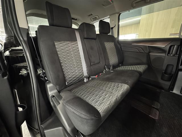 デリカD:5 P 後席モニター/10インチナビ/マルチアラウンドモニター/ドラレコ/ETC/後側方車両検知警報システム/衝突被害軽減ブレーキ/レーダークルコン/LED/オートハイビーム/パワーバックドア/シートヒーター(28枚目)