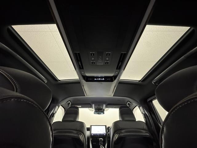 アルファード Z 14インチナビ/パノラミックビュー/ドラレコ/ETC2.0/左右独立ムーンルーフ/黒革シート/ブラインドスポットモニター/2列目冷暖シート/パワーシート/プリクラッシュセーフティ/パワーバックドア(3枚目)