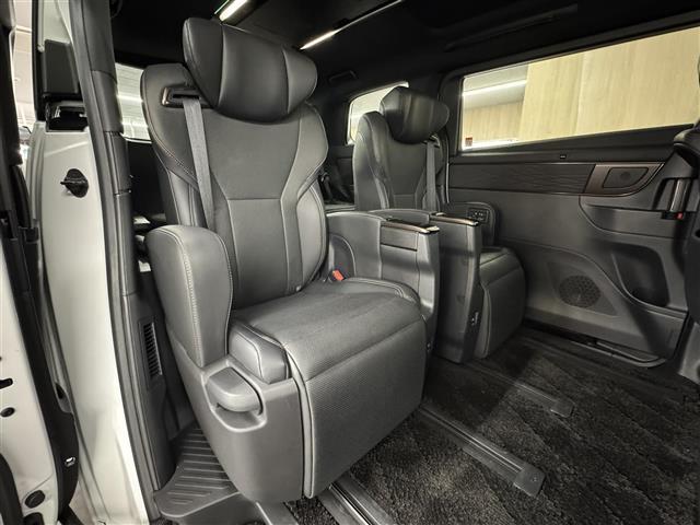 アルファード Z 14インチナビ/パノラミックビュー/ドラレコ/ETC2.0/左右独立ムーンルーフ/黒革シート/ブラインドスポットモニター/2列目冷暖シート/パワーシート/プリクラッシュセーフティ/パワーバックドア(28枚目)