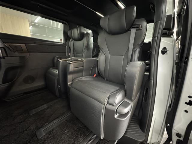 アルファード Z 14インチナビ/パノラミックビュー/ドラレコ/ETC2.0/左右独立ムーンルーフ/黒革シート/ブラインドスポットモニター/2列目冷暖シート/パワーシート/プリクラッシュセーフティ/パワーバックドア(30枚目)