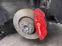 【Ｂｒｅｍｂｏ製対向４ｐｏｔブレーキキャリパー】ＧＴグレードではＯＰ装備となる前後１７インチのＢｒｅｍｂｏ製ブレーキシステムを装着。