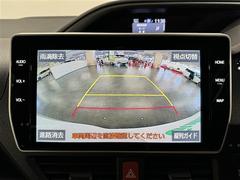 【バックカメラ】駐車時に後方がリアルタイム映像で確認できます。大型商業施設や立体駐車場での駐車時や、夜間のバック時に大活躍！運転スキルに関わらず、今や必須となった装備のひとつです！ 3