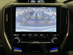 【バックカメラ】駐車時に後方がリアルタイム映像で確認できます。大型商業施設や立体駐車場での駐車時や、夜間のバック時に大活躍！運転スキルに関わらず、今や必須となった装備のひとつです！ 3