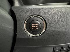 【プッシュスタート】スマートキーを持っているだけ、面倒な鍵を差し込むことなく、ボタンを押すだけでエンジン始動や停止を行うことができます。 6