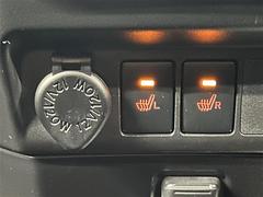 【シートヒーター】スイッチを入れると数十秒で座席が温かくなります。エアコンとは違い、身体と密着しているシートが温まるので、冬場には嬉しい装備です！ 6