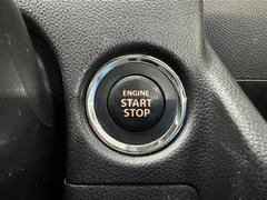 【プッシュスタート】スマートキーを持っているだけ、鍵を差し込むことなく、ボタンを押すだけでエンジン始動や停止を行うことができます。 7