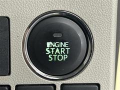 【プッシュスタート】スマートキーを持っているだけ、面倒な鍵を差し込むことなく、ボタンを押すだけでエンジン始動や停止を行うことができます。ｚ 6