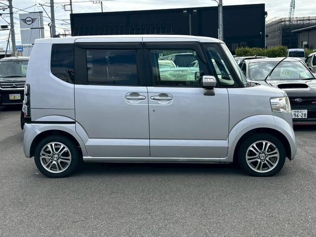 N-BOX G SSパッケージ【禁煙・両側自動スライド・ナビ&Bカメラ】 ◆あんしんパッケージ◆プラズマクラスター搭載エアコン◆運転席シートハイトアジャスター◆【Bluetooth対応純正ナビ・TV・ETC】エンジンプッシュスタート/HID/22年製DLタイヤ/純正14AW(6枚目)