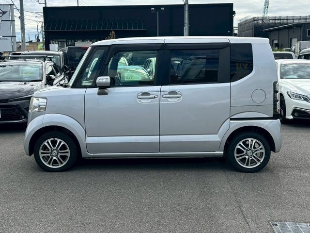 N-BOX G SSパッケージ【禁煙・両側自動スライド・ナビ&Bカメラ】 ◆あんしんパッケージ◆プラズマクラスター搭載エアコン◆運転席シートハイトアジャスター◆【Bluetooth対応純正ナビ・TV・ETC】エンジンプッシュスタート/HID/22年製DLタイヤ/純正14AW(9枚目)