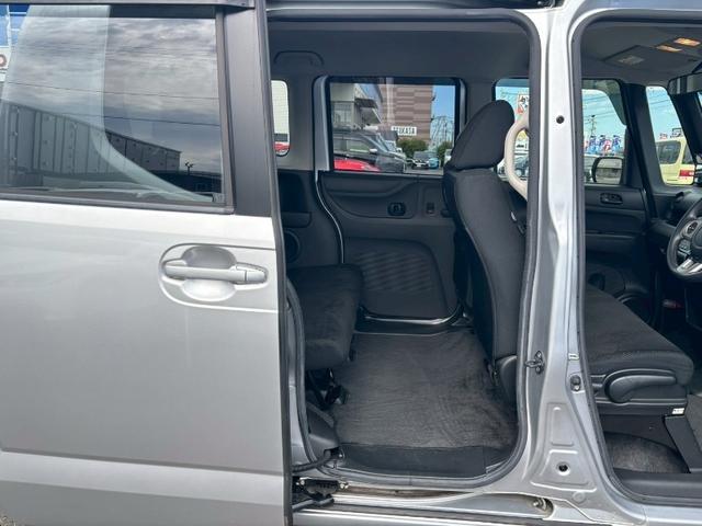 N-BOX G SSパッケージ【禁煙・両側自動スライド・ナビ&Bカメラ】 ◆あんしんパッケージ◆プラズマクラスター搭載エアコン◆運転席シートハイトアジャスター◆【Bluetooth対応純正ナビ・TV・ETC】エンジンプッシュスタート/HID/22年製DLタイヤ/純正14AW(11枚目)