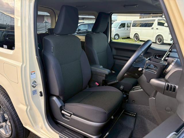 ジムニー XC【4AT・4WD・禁煙・ディスプレイオーディオ&Bカメ】 ◆ターボ◆走行15,164km◆衝突被害軽減ブレーキ◆車線逸脱警報◆【Bluetooth対応純正ディスプレイオーディオ・CD&DVD・USB】クルコン/アイスト/LEDライト/純正16AW/背面タイヤ(14枚目)