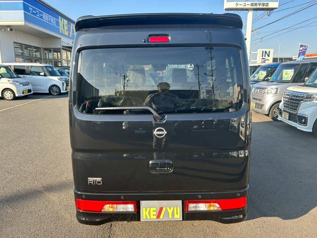 NV100クリッパーリオ Gターボ届出済未使用車・両側自動スライドドア・シートヒーター 走行22km◆両側自動スライドドア◆フルフラットシート◆衝突被害軽減ブレーキ◆車線逸脱警報◆エンジンプッシュスタート◆アイドリングSTOP◆コーナーセンサー◆LEDオートライト◆純正14AW◆USB◆(9枚目)