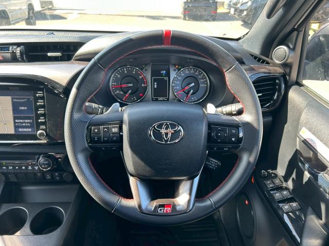 TOYOTA HILUX Z GR SPORT