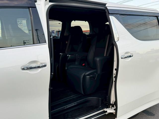 アルファード ３．５ＳＣ【禁煙・１オーナー・純正パーフェクトダンパー】　◆神奈川仕入◆改良後モデル◆大型コンソール◆ＢＳＭ◆エアコン付黒革電動シート◆【ナビ機能付ディスプレイオーディオ・ＣＤ／ＤＶＤデッキ・Ｂカメラ・ＵＳＢ・コムテック製前後ドラレコ・ＥＴＣ２．０】自動スラ（22枚目）