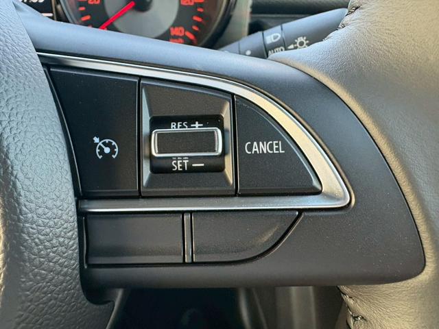 ジムニー ＸＣ【届出済未使用車・４型・４ＡＴ・４ＷＤ・クルコン】　◆走行９５ｋｍ◆和歌山仕入◆ＬＥＤオートライト＆フォグ◆ヘッドライトウォッシャー◆衝突被害軽減ブレーキ◆車線逸脱警報◆エンジンプッシュスタート◆シートヒーター◆純正１６ＡＷ◆背面タイヤ◆保証書＆記録簿（21枚目）