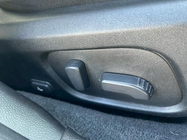 レヴォーグ 1.6GT-Sアイサイト【STIフルエアロ・禁煙1オーナー】 ◆4WD◆衝突被害軽減ブレーキ◆車線逸脱警報◆STIミラーウィンカー◆電動シート◆レーダークルーズ◆【Bluetooth対応純正ナビ・地デジTV・DVD・Bカメラ・ETC・ドラレコ】純正18AW/(33枚目)