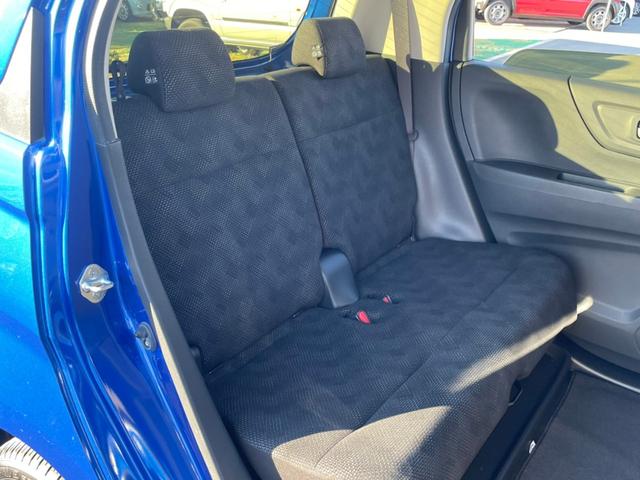 G・Lパッケージ 禁煙車 ワンオーナー 衝突軽減システム 純正ナビ フルセグ CD DVD BLUETOOTH ETC バックカメラ プッシュスタート スマートキー オートエアコン ミラーウィンカー 保証書 取扱説明書(12枚目)