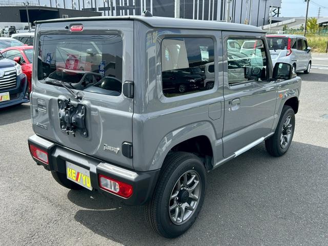 ジムニー ＸＣ【届出済未使用車・４型・５速マニュアル・４ＷＤターボ】　デュアルセンサーブレーキサポート　パーキングセンサー　シートヒーター　クルーズコントロール　ヒルディセントコントロール　ハイビームアシスト　ＬＥＤライト　ライトウォッシャー　純正１６ＡＷ　スマートキー（8枚目）