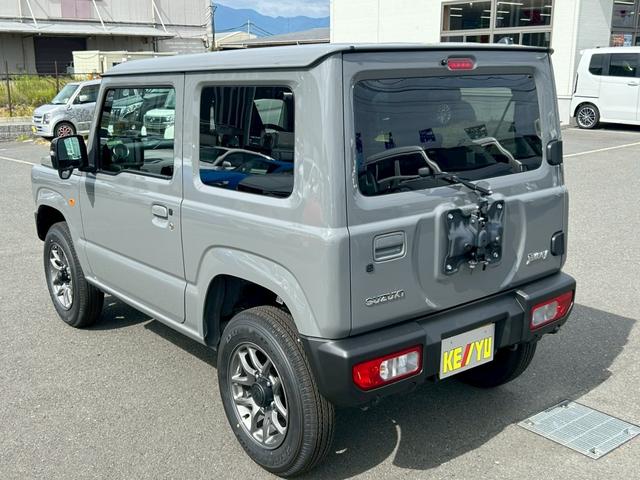 ジムニー ＸＣ【届出済未使用車・４型・５速マニュアル・４ＷＤターボ】　デュアルセンサーブレーキサポート　パーキングセンサー　シートヒーター　クルーズコントロール　ヒルディセントコントロール　ハイビームアシスト　ＬＥＤライト　ライトウォッシャー　純正１６ＡＷ　スマートキー（10枚目）
