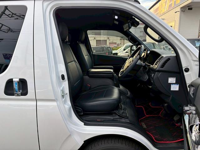 ハイエースバン スーパーＧＬダークプライムＩＩ【１オーナー・軽油ターボ】　◆神奈川仕入◆ＣＲＳカスタム◆ベットキット◆黒革調シートカバー◆スモーク加工◆デジタルインナーミラー◆【アルパイン製１１型ナビ・地デジＴＶ・バックカメラ・ＥＴＣ・ドラレコ・ＨＤＭＩ】社外１７ＡＷ／（13枚目）