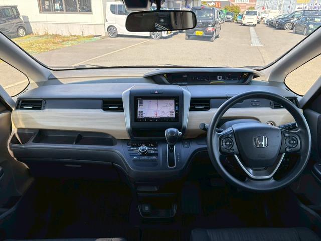 フリード G・ホンダセンシング【禁煙・スタットレス車載・ナビ&Bカメ】 ◆神奈川仕入◆衝突被害軽減ブレーキ◆車線逸脱警報◆両側自動スライド◆【Bluetooth対応純正SDナビ・地デジTV・DVD・SD録音・ETC】レーダークルーズ/社外15AW/アイドリングSTOP/(4枚目)