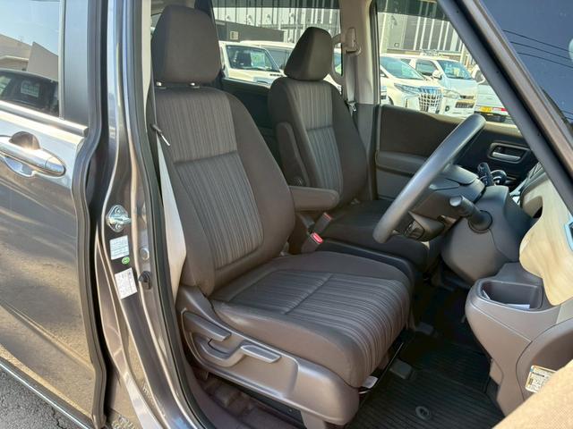 フリード G・ホンダセンシング【禁煙・スタットレス車載・ナビ&Bカメ】 ◆神奈川仕入◆衝突被害軽減ブレーキ◆車線逸脱警報◆両側自動スライド◆【Bluetooth対応純正SDナビ・地デジTV・DVD・SD録音・ETC】レーダークルーズ/社外15AW/アイドリングSTOP/(14枚目)