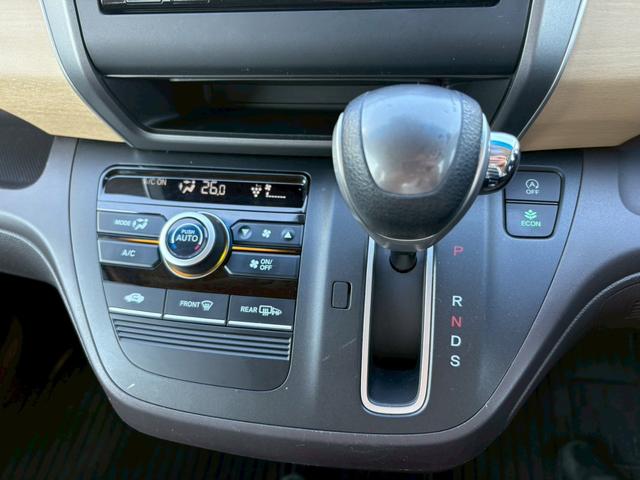 フリード G・ホンダセンシング【禁煙・スタットレス車載・ナビ&Bカメ】 ◆神奈川仕入◆衝突被害軽減ブレーキ◆車線逸脱警報◆両側自動スライド◆【Bluetooth対応純正SDナビ・地デジTV・DVD・SD録音・ETC】レーダークルーズ/社外15AW/アイドリングSTOP/(37枚目)