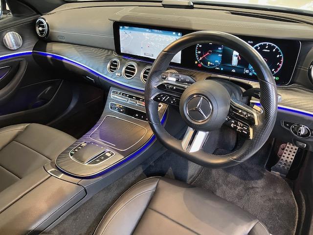 Ｅ３００　ステーションワゴン　スポーツ　認定中古車２年保証／エクスクルーシブパッケージ／本革シート／Ｂｒｕｍｅｓｔｅｒサウンドスピーカー／後席シートヒーター／ヘッドアップディスプレイ／ブラックアッシュウッドセンタートリム(25枚目)