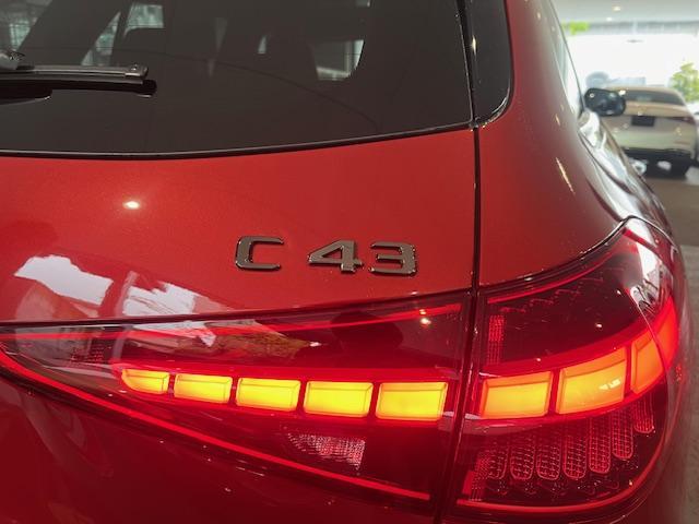 Ｃクラスステーションワゴン Ｃ４３　４マチック　認定中古車　ワンオーナー　パノラミックスライディングルーフ　レーダーセーフティーパッケージ　３６０°カメラシステム　アンビエントライトプレミアム　シートヒーター　シートベンチレーター　キーレスゴー（5枚目）