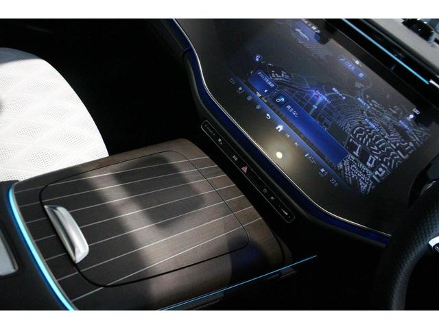 Ｅクラス Ｅ３００　エクスクルーシブ　ＡＭＧラインパッケージ　弊社ユーザー下取　ＡＭＧラインパッケージ　デジタルインテリアパッケージ　レザーエクスクルーシブパッケージ　パノラミックスライディングルーフ　レーダーセーフティーパッケージ　３６０°カメラシステム　キー（21枚目）