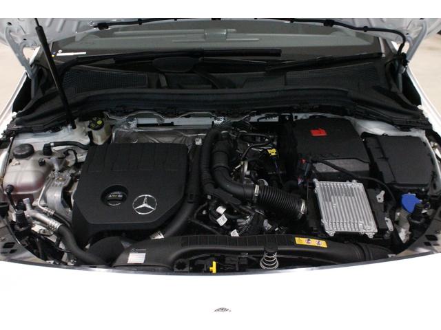 Ｂクラス Ｂ１８０　ＡＭＧレザーエクスクルーシブパッケージ　ＡＭＧラインパッケージ／本革シート／メモリー付きパワーシート／シートヒーター／マルチビームＬＥＤヘッドライト／フットトランクオープナー／１８インチＡＭＧアルミホイール／アンビエントライト／ＥＴＣ（9枚目）