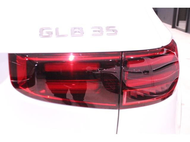 GLB GLB35 4マチック 新車保証継承 ヘッドアップディスプレイ 本革シート パノラミックスライディングルーフ レーダーセーフティーパッケージ MBUX 360度カメラ シートヒーター ブルメスターサウンドシステム(13枚目)