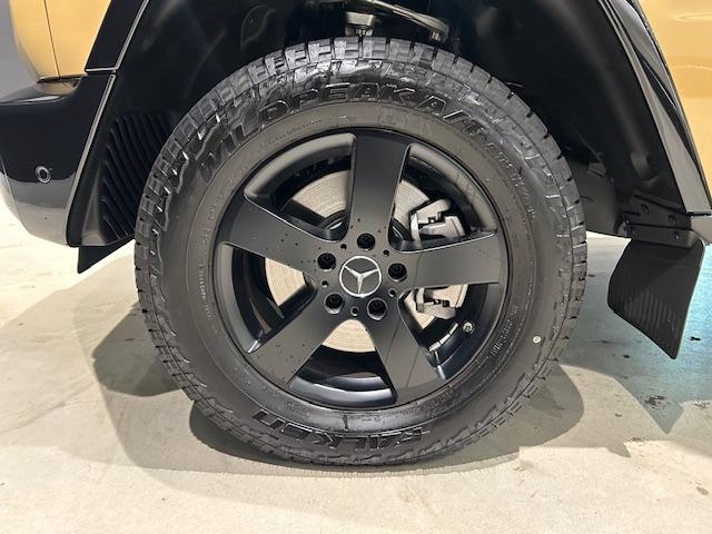 Ｇクラス Ｇ４００ｄ　ＡＭＧライン　Ｐｒｏｆｅｓｓｉｏｎａｌ　Ｅｄｉｔｉｏｎ　ナッパレザーシート　プロフェッショナルルーフラック／ラダー／タイヤホルダー　ブルメスターサラウンドシステム　ナイトパッケージ　シートヒーター　シートベンチレー（8枚目）