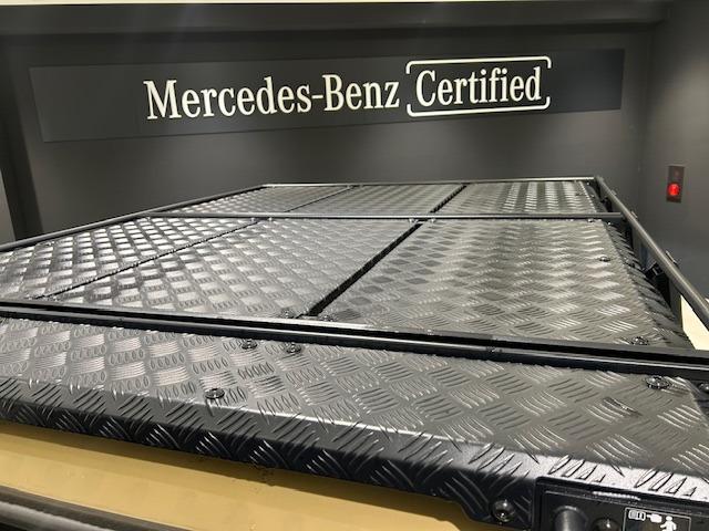 Ｇクラス Ｇ４００ｄ　ＡＭＧライン　Ｐｒｏｆｅｓｓｉｏｎａｌ　Ｅｄｉｔｉｏｎ　ナッパレザーシート　プロフェッショナルルーフラック／ラダー／タイヤホルダー　ブルメスターサラウンドシステム　ナイトパッケージ　シートヒーター　シートベンチレー（12枚目）