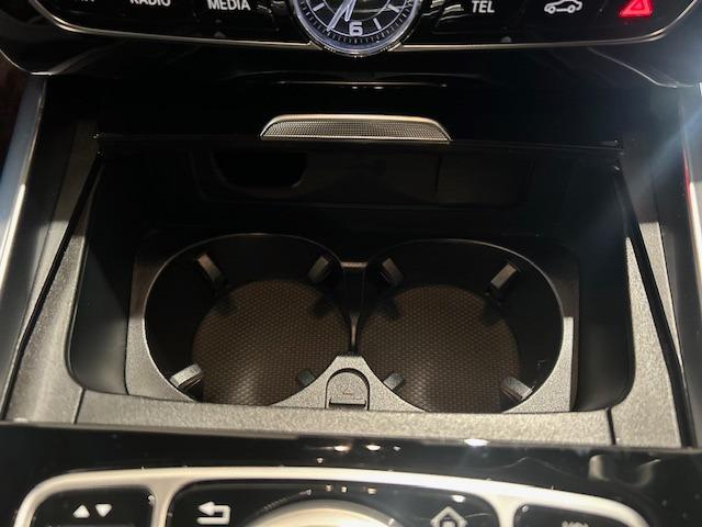 Ｇクラス Ｇ４００ｄ　ＡＭＧライン　Ｐｒｏｆｅｓｓｉｏｎａｌ　Ｅｄｉｔｉｏｎ　ナッパレザーシート　プロフェッショナルルーフラック／ラダー／タイヤホルダー　ブルメスターサラウンドシステム　ナイトパッケージ　シートヒーター　シートベンチレー（22枚目）