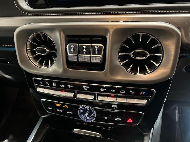 Ｇクラス Ｇ４００ｄ　ＡＭＧライン　Ｐｒｏｆｅｓｓｉｏｎａｌ　Ｅｄｉｔｉｏｎ　ナッパレザーシート　プロフェッショナルルーフラック／ラダー／タイヤホルダー　ブルメスターサラウンドシステム　ナイトパッケージ　シートヒーター　シートベンチレー（24枚目）