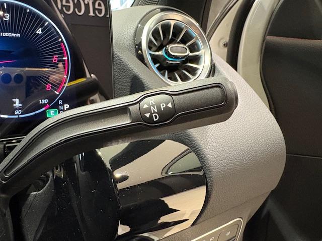 ＧＬＡクラス ＧＬＡ２００ｄ　４マチック　ＡＭＧラインパッケージ　認定中古車保証２年　ＡＭＧラインパッケージ　レーダーセーフティーパッケージ　３６０°カメラシステム　アンビエントライト　シートヒーター　メモリー付きパワーシート　キーレスゴー　ワイヤレスチャージング（9枚目）